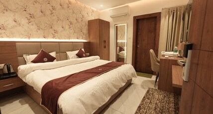 Hotel Manas Residency Room Type - Deluxe Room