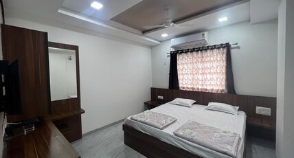 DWARKAAI Lodge Room Type - Deluxe Ac