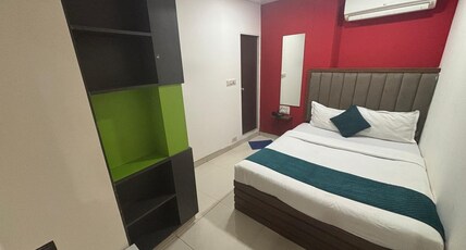 Hotel Silver Shine Room Type - Deluxe AC Room