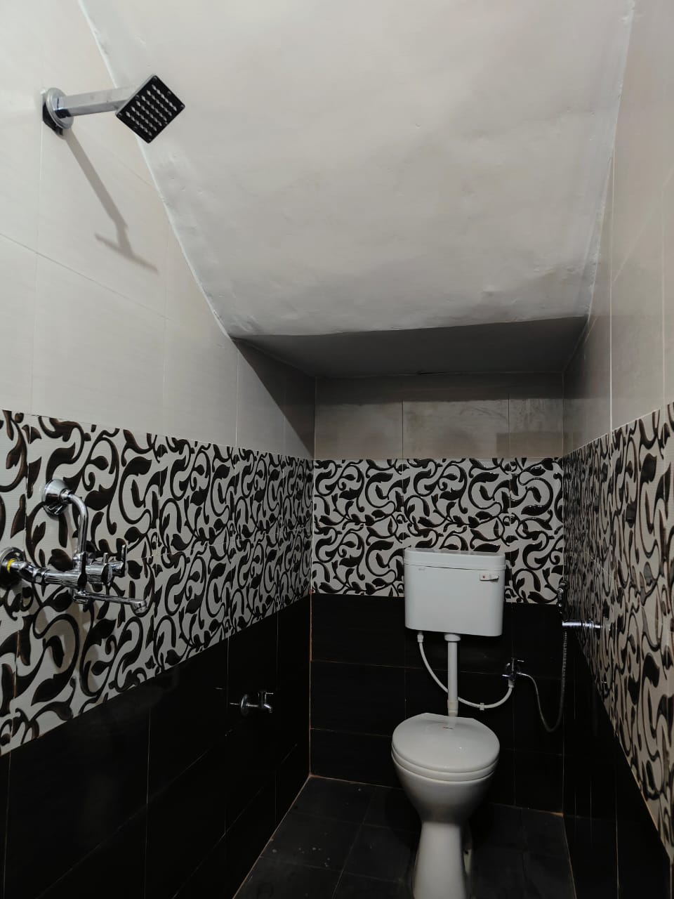 AMBRICANA PG HOUSE - Tap to explore photos