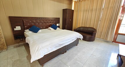 Hotel Pine View Kasauli Room Type - Deluxe | Non AC Rooms