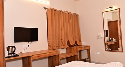 Shridham Homestay Room Type - 103 Deluxe AC Double Bedroom with Attached Private Bathroom