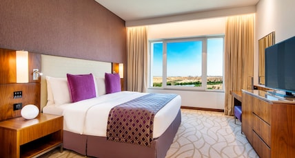 Crowne Plaza Muscat OCEC Room Type - 1 King Premium Garden View Lounge Access Crowne Plaza Muscat OCEC Room Type - 1 King Premium Garden View Lounge Access