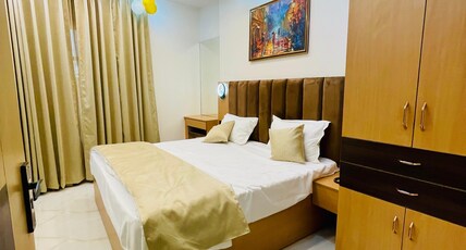 HOTEL VIKHYAT INN Room Type - Deluxe King Bed Room with City View