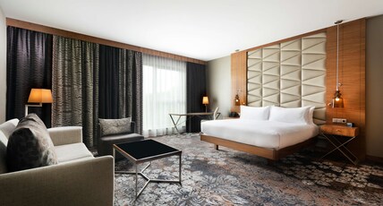 DoubleTree by Hilton Krakow Hotel & Convention Center Room Type - KING JUNIOR SUITE