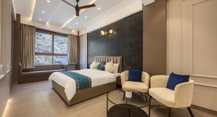 Echor Noah Villa Tirthan Valley, Banjar Room Type - The Meadow Vista Suite with Balcony (River View)