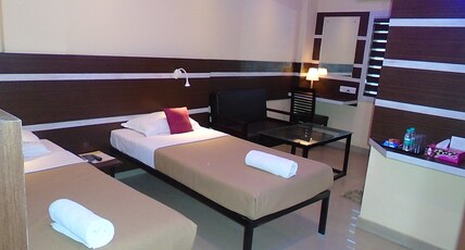 Hotel Royal Residency Room Type - Deluxe Family Ac Room