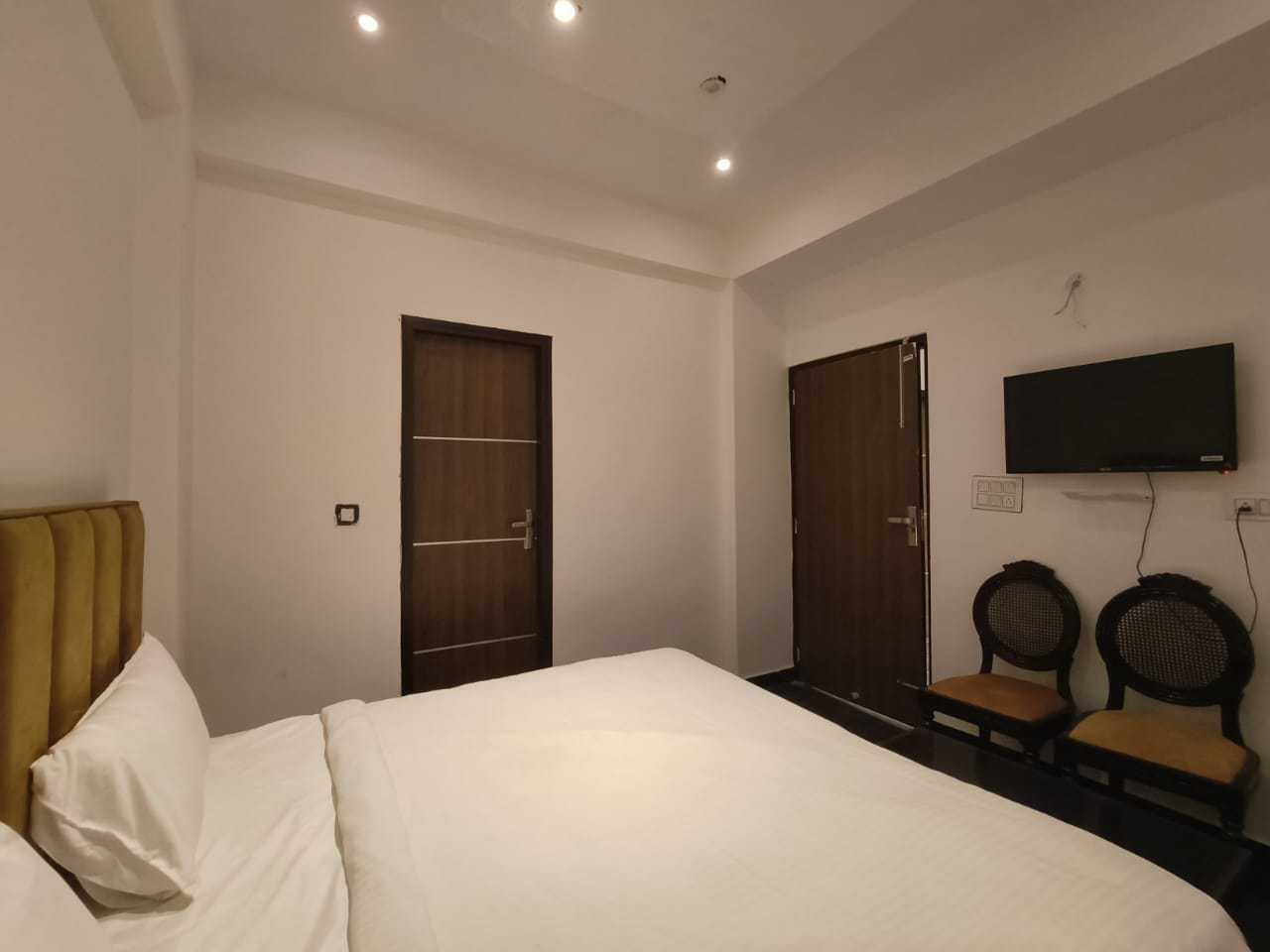Hotel O New Signature near Iskcon Temple - Tap to explore photos