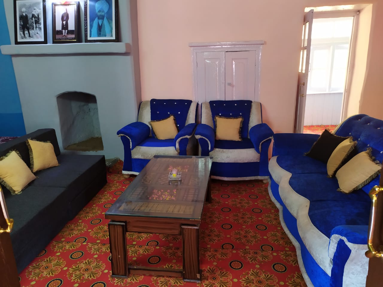 Madhan Palace Homestay | Mountain-view Rooms - Tap to explore photos