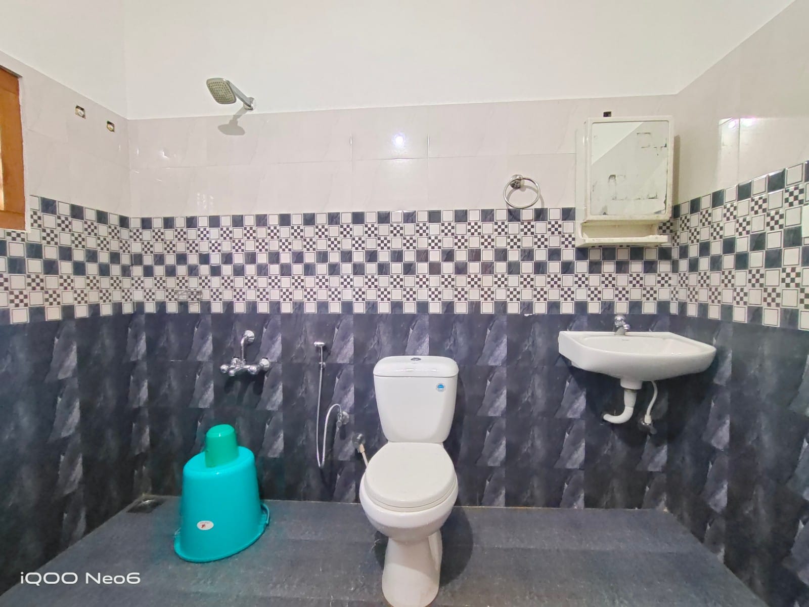 Lora Homestay - Tap to explore photos