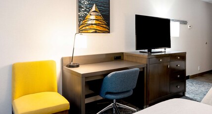 Hampton Inn by Hilton Durango Room Type - 1 KING BED NONSMOKING