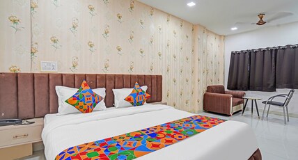 Fabhotel Amrit Palace - Opp. Skye Corporate park Room Type - Executive Room