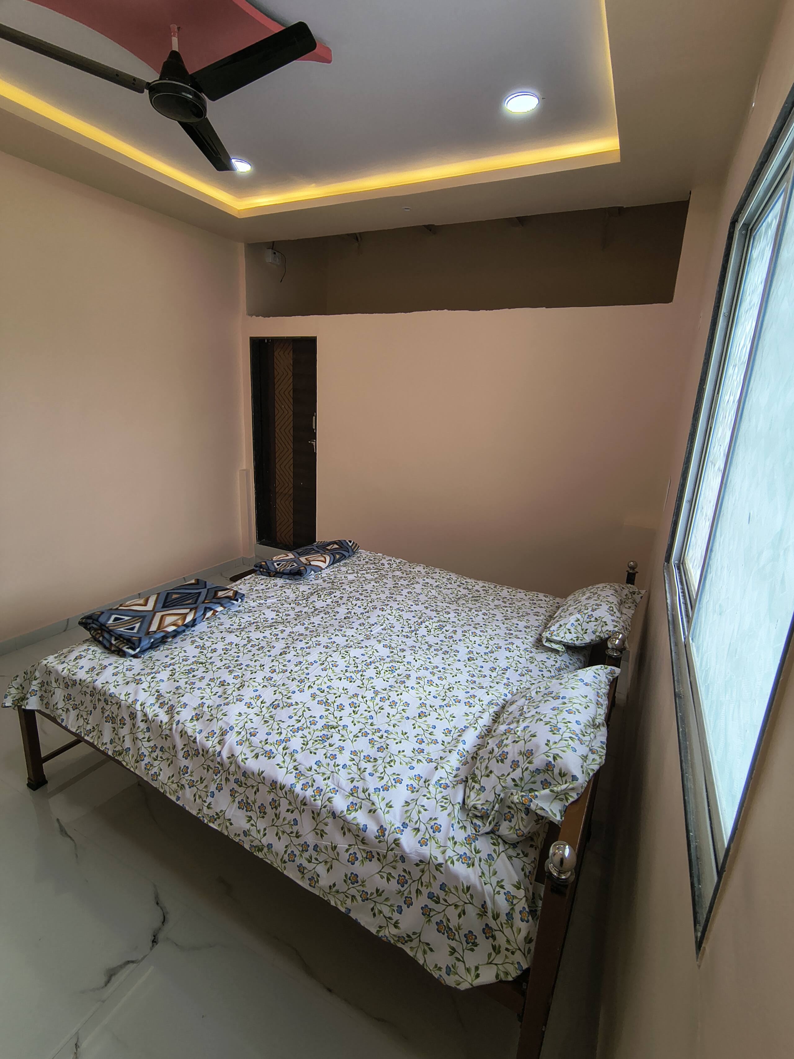 1B Brahmachaitanya Homestay Nr Railway Station - Tap to explore photos