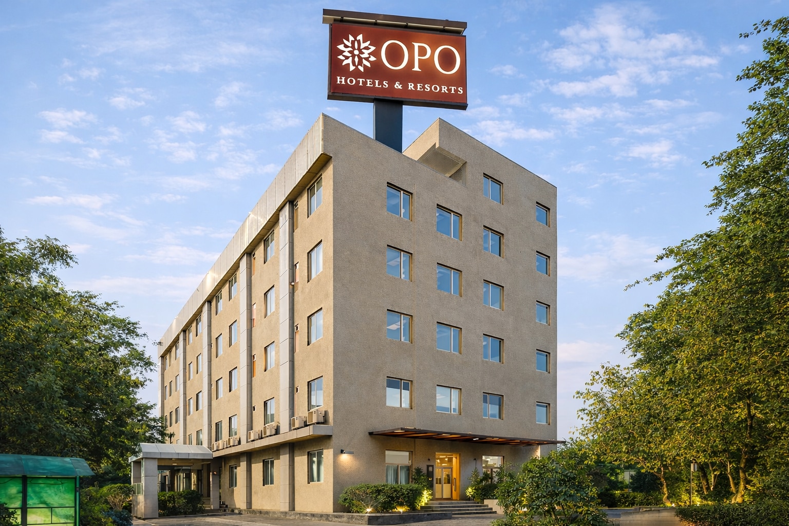 OPO Horizon LYRO Cyber City ( Formerly Known as Inde Hotel) - Tap to explore photos