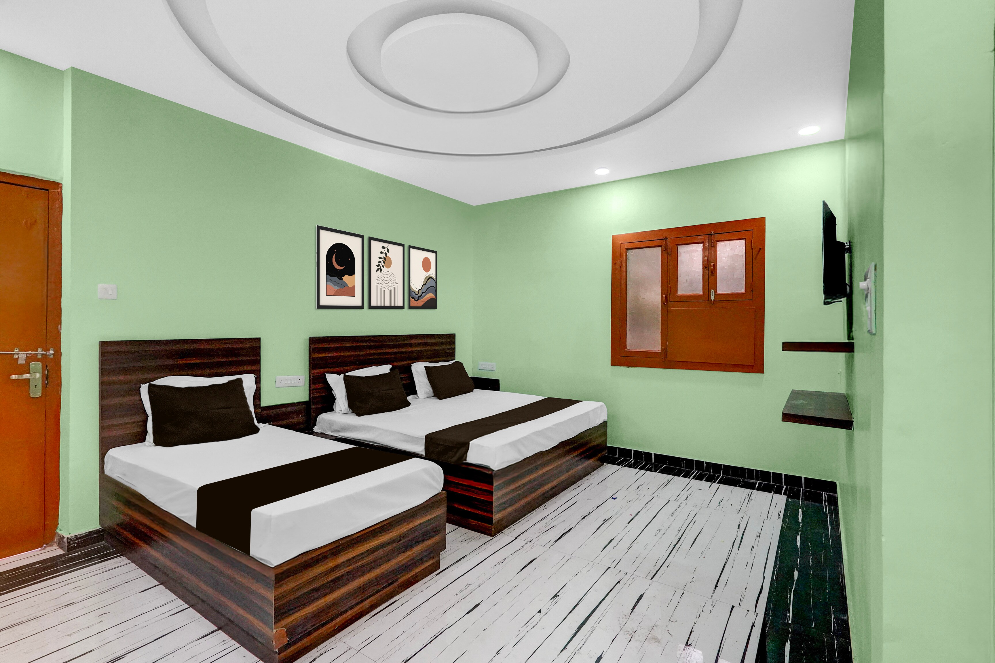Hotel O City Guest House - Tap to explore photos