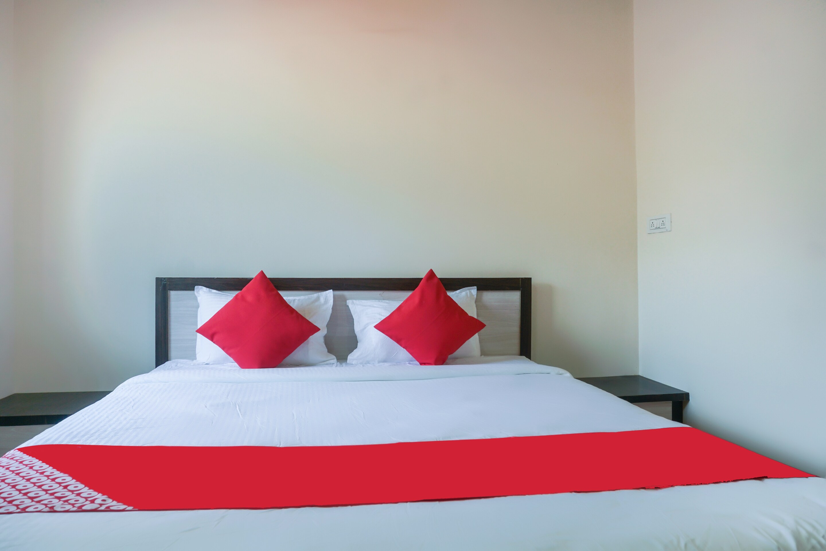 Hotel O Shree Sai Srushti Regency - Tap to explore photos