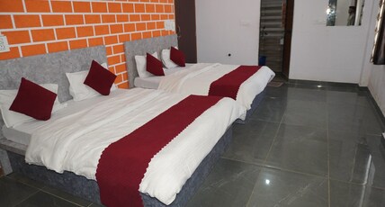 Hotel Shiv Geeta Room Type - AC Family Room (2 double bed)