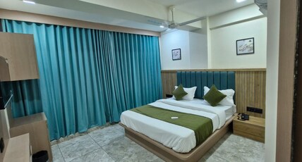 Hotel Krishna Palace Room Type - DELUXE AC ROOM