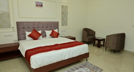 99MILESTONEE HOTEL SIRSA Room Type - Executive Room