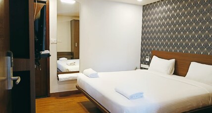 Vintage Castle - A Boutique Hotel Room Type - Standard Compact:1. King Bed