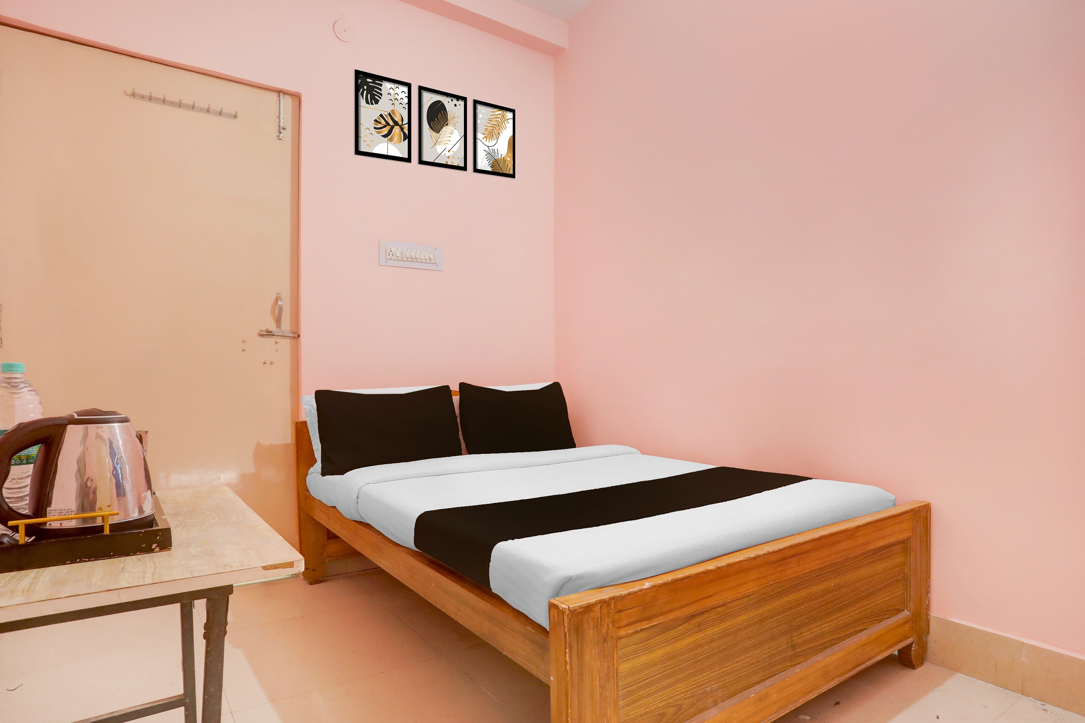 Hotel O Danapur Central Railway Junction Formerly Brij Guest House - Tap to explore photos