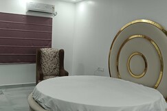 Hotel O Baba Dhaba Restaurant & Hotel