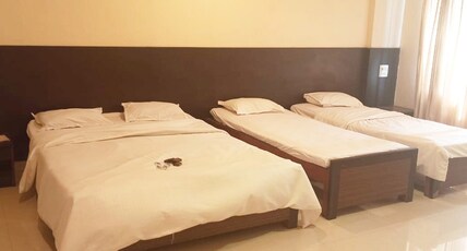 HOTEL KOHINOOR SQUARE Room Type - FAMILY AC ROOM ( 4 PAX )