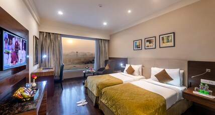 The Golden Palm Hotel and Spa Delhi Room Type - MMT Exclusive Refreshment Package with 4 pints of Beer (Ambrosia Restaurant Only)