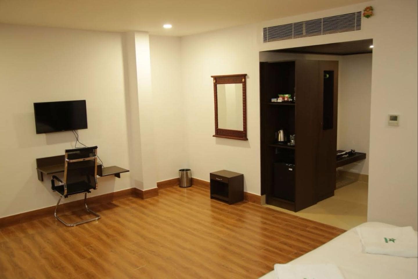 Hotel Shanthi Inn Grand - Tap to explore photos