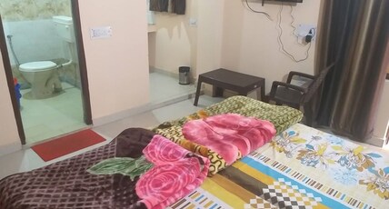 Shiv Guest House Room Type - AC Rooms