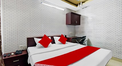 Eleven 43 Hotel & Banquet Room Type - Deluxe Room