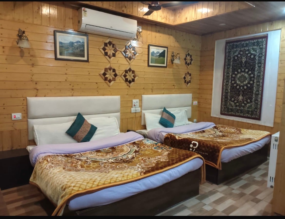 Hotel Star of Kashmir - Tap to explore photos