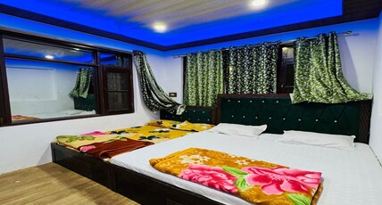 Gudoo Paying Guest House Room Type - Four Bed Room