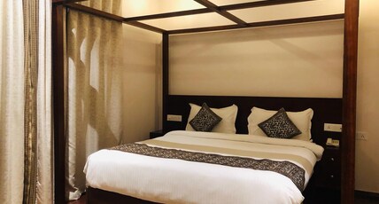 HOTEL OPTIONS Room Type - Luxury Suite Room