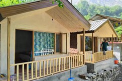 Manali Adventure Stay & Cafe