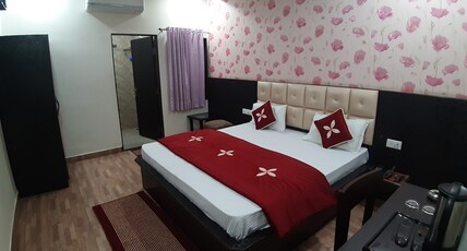Hotel Aryan Vilas Room Type - Deluxe Room