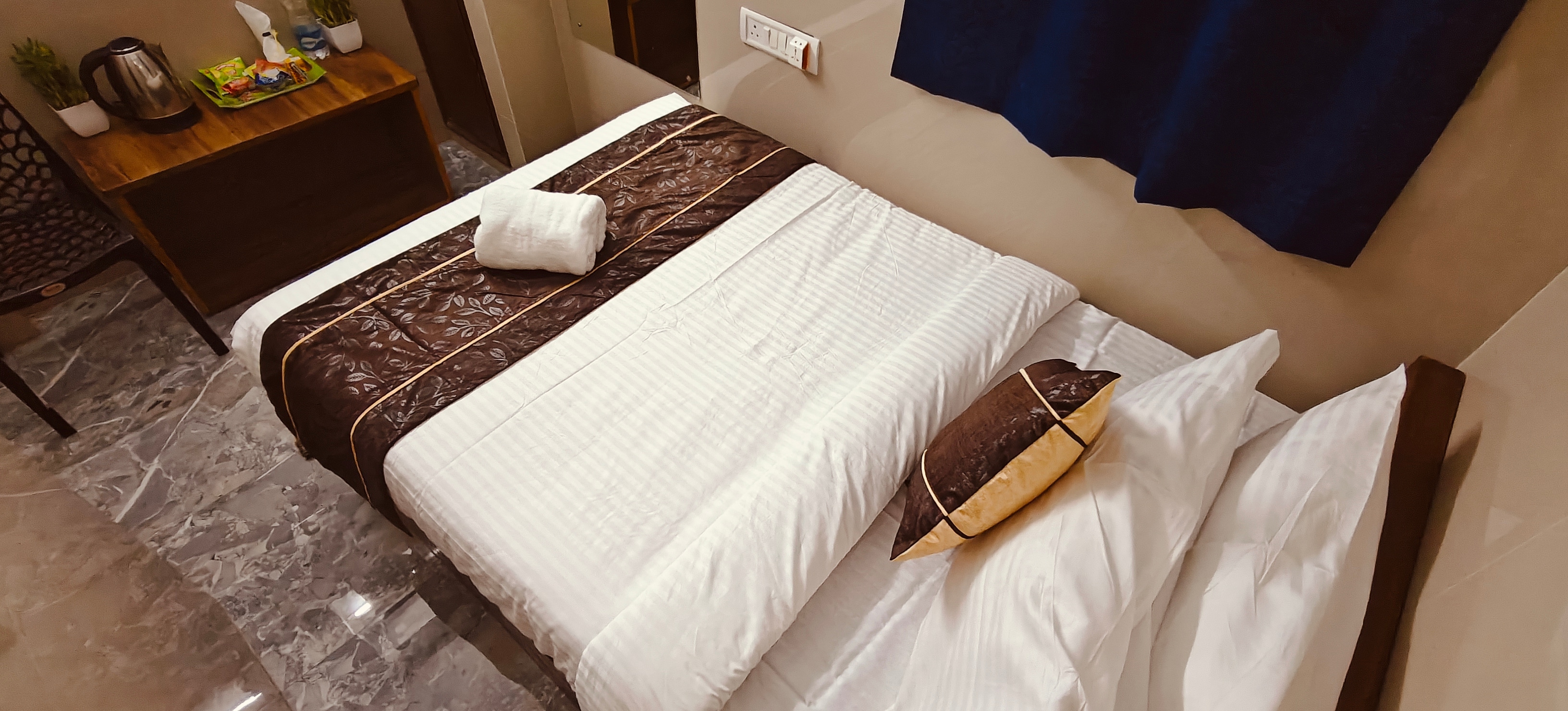 Hotel Anbu Airport - Tap to explore photos
