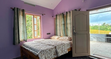 V Square Homestay. Room Type - Deluxe Bedroom with Living Room