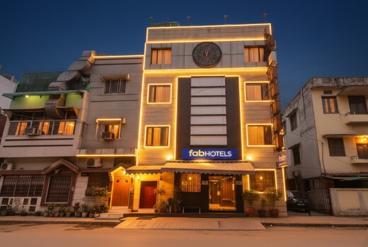 FabHotel Yug Villa