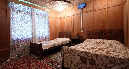 Houseboat Mashal Room Type - Double Deluxe Room Lake View Highspeed Internet 5G