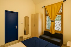 HosteLife Brookfield , By De Royale Hotels