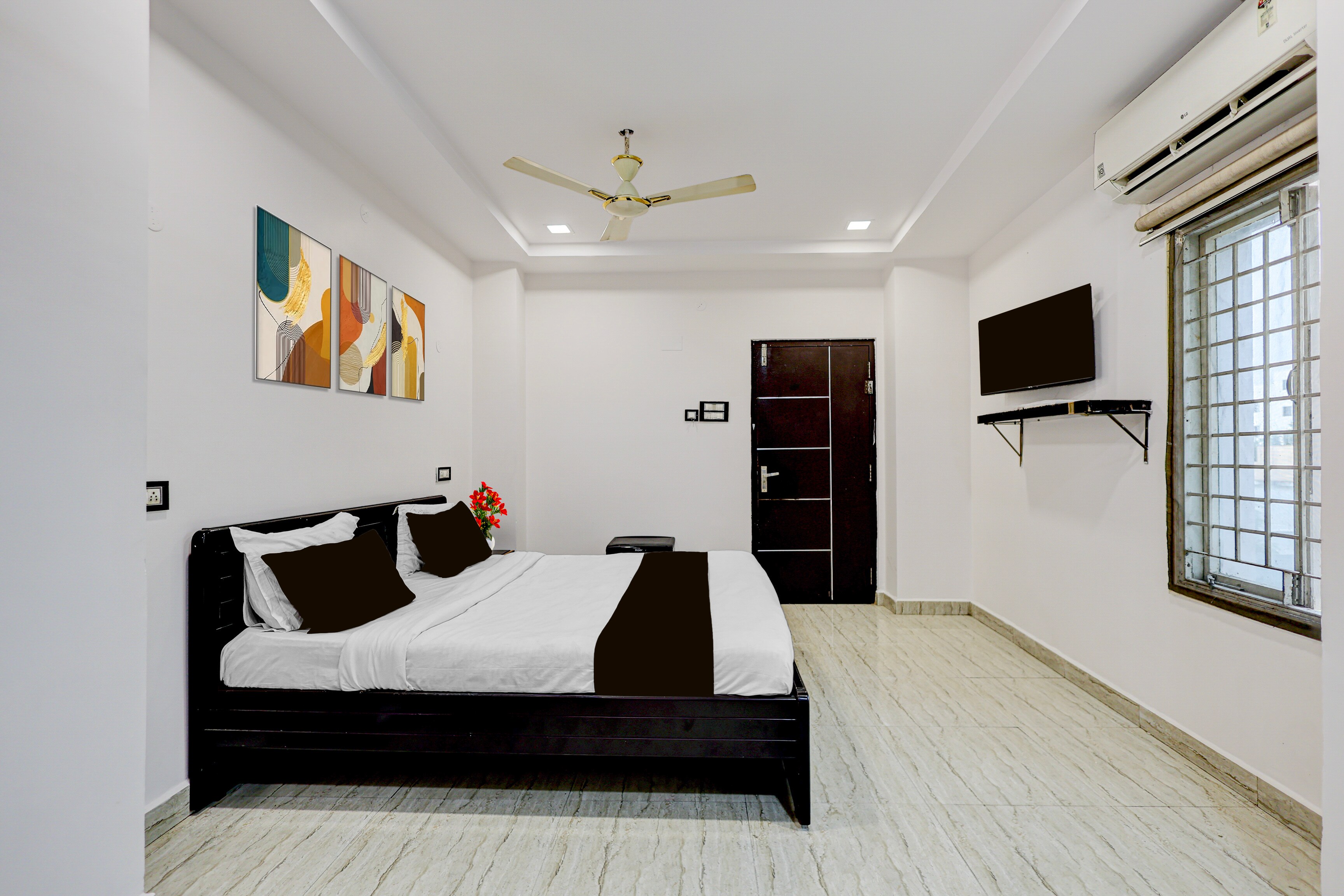 Hotel O Koritepadu Cheruvu Lakeview Formerly Aditya Grand - Tap to explore photos