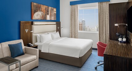 HOLIDAY INN EXPRESS - SAFA PARK Room Type - 1 King Bed Standard Smart Room Non-Smoke HOLIDAY INN EXPRESS - SAFA PARK Room Type - 1 King Bed Standard Smart Room Non-Smoke