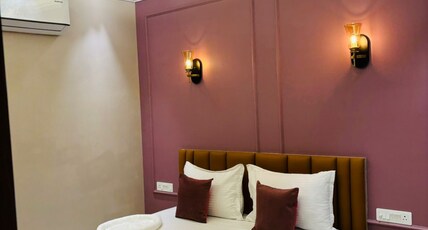 Hotel Meritus Room Type - Deluxe Twin Bed Room
