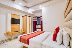 Hotel Hindustan International near Connaught Place and New Delhi Railway Station