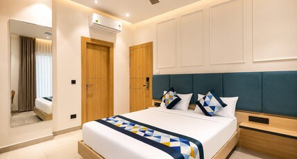 Hotel Shri Govindam Banaras with Parking Room Type - Premium Room