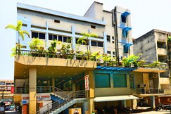 Hotel Minar Galaxy