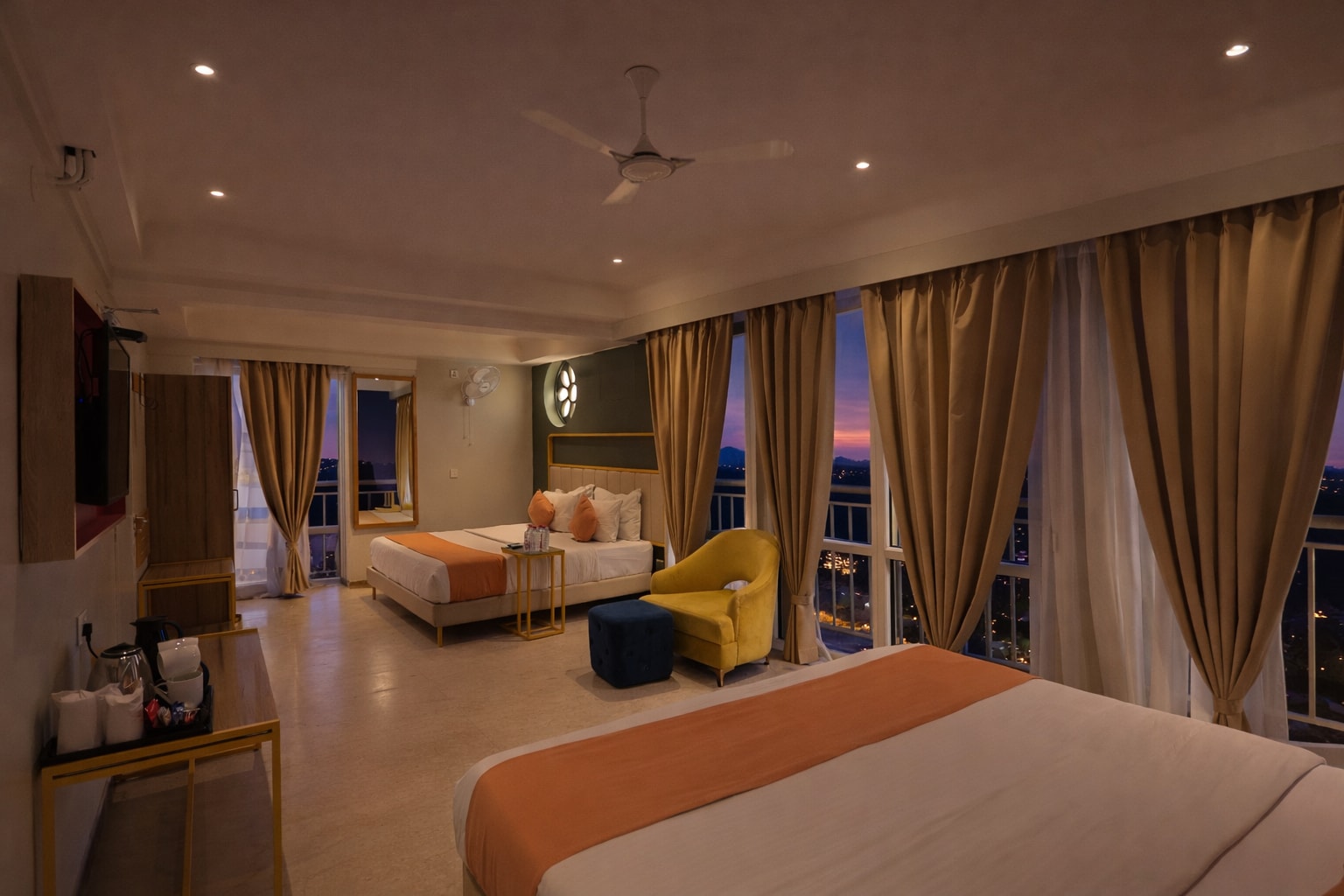 Phoenix Unmatched Comfort - Hotel Near Fateh Sagar Lake - Tap to explore photos