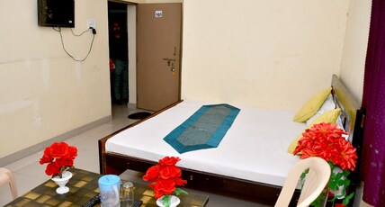 HOTEL SUNSET LODGE Room Type - NON AC STANDARD ROOM