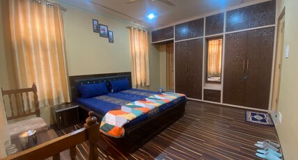 Penthouse Paradise Room Type - Family Room with Balcony
